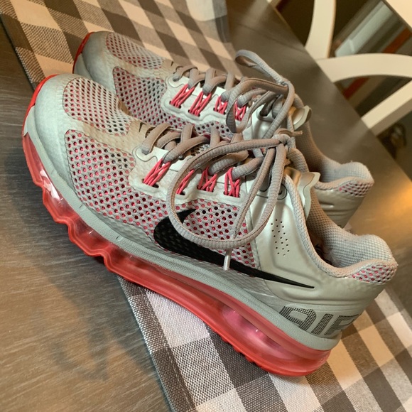 Nike Shoes - Nike AIR MAX